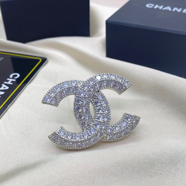 Chanel hot sale diamond brooch